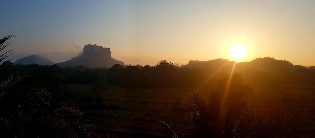 Lakmini Lodge สิกิริยา ภายนอก รูปภาพ